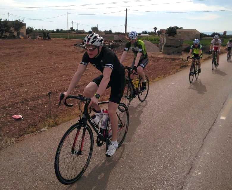 На велотренировке впереди Иван Кириллов и Сергей Устюгов