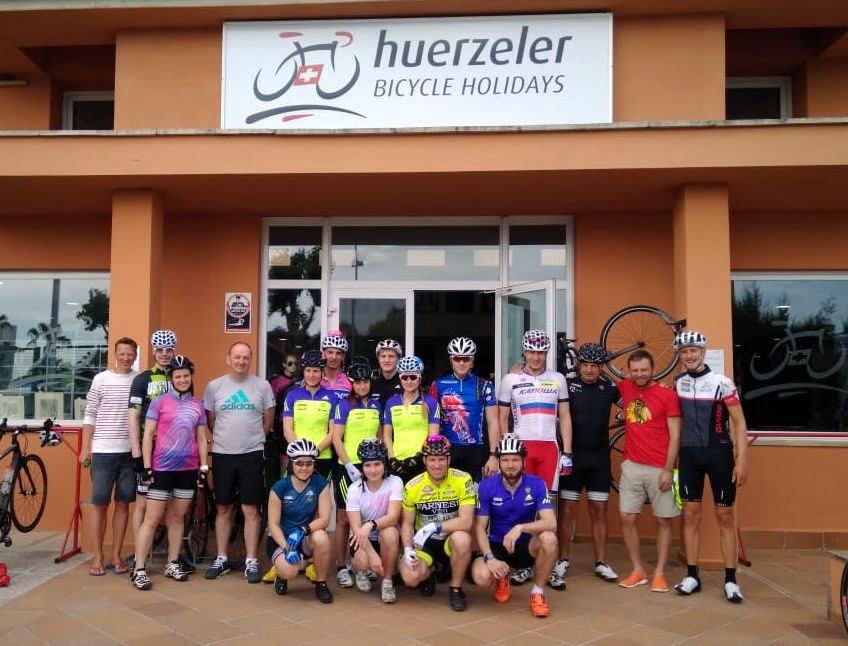 Во второй раз велосипеды для проведения тренировочного сбора группе Крамера предоставляет компания Huerzeler.