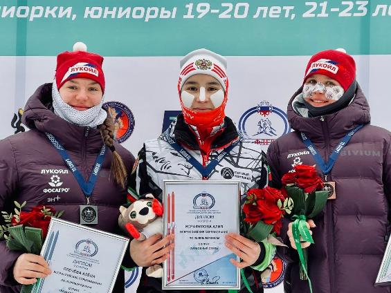 Алия Исрафилова и Тихон Кочергин победители спринта.