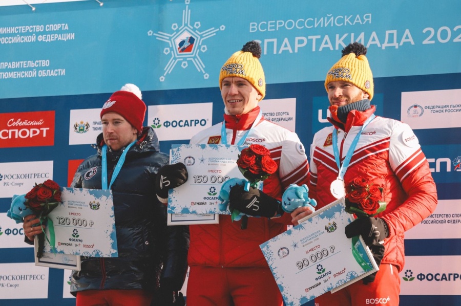 Александр Большунов выигрывает Скиатлон на Всероссийской Спартакиаде!