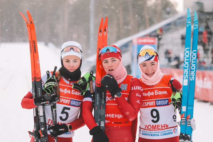 Анастасия Фалеева выигрывает спринт на шестом этапе Альфа-Банк кубка России по лыжным гонкам!